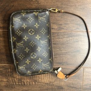 Louis Vuitton clutch
